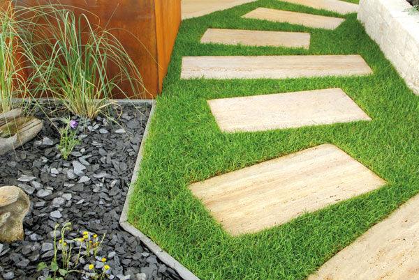 40mm Blue Slate Chippings - Image 3